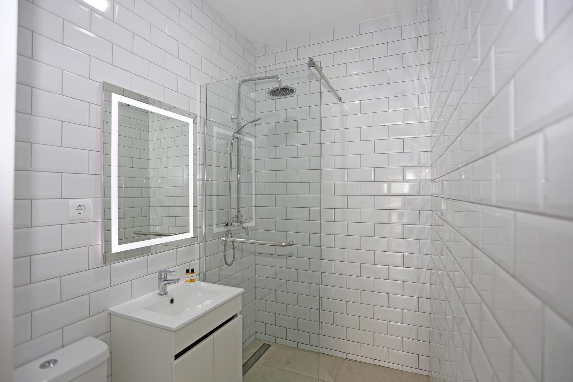 B88 - Mendonca Street Apartment Lagos Bagian luar foto